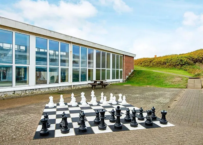 Apartment 4 Person On A *