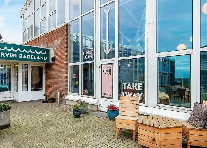 Apartment 4 Person On A *